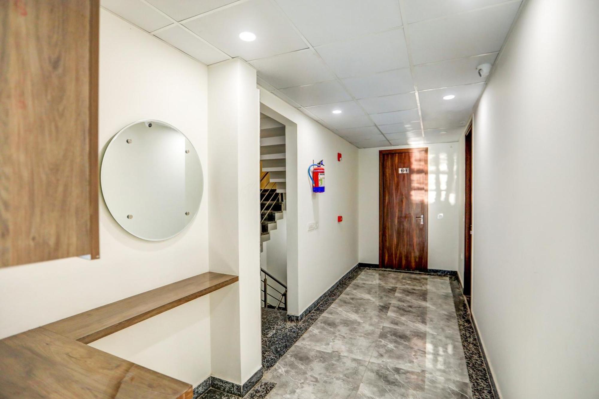 Flagship Happy Inn Delhi  Buitenkant foto