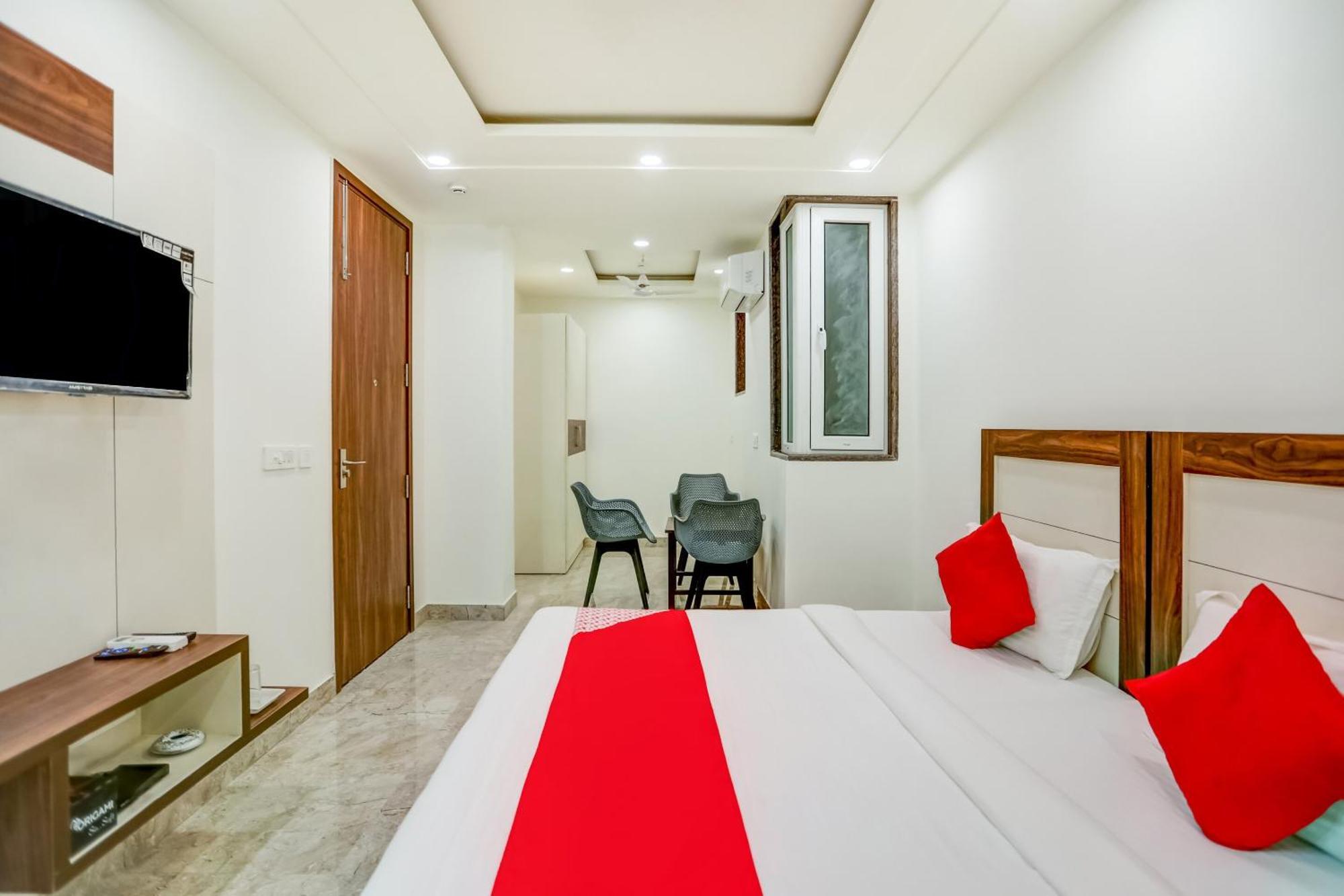 Flagship Happy Inn Delhi  Buitenkant foto
