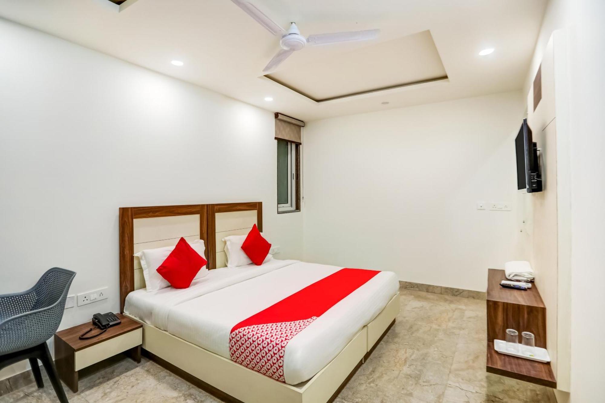 Flagship Happy Inn Delhi  Buitenkant foto